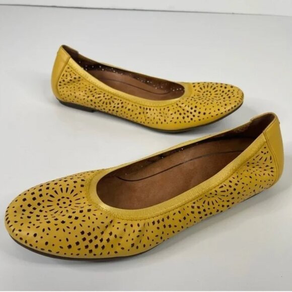 Vionic Shoes - VIONIC Robyn Ballet Flat Yellow Leather Size 10